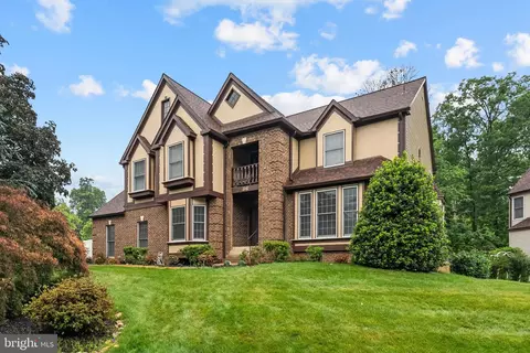 36 Rutherford Cir, Sterling, VA 20165