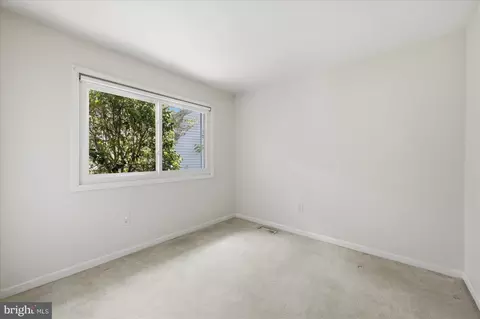 Bedroom - 35 Biscayne Pl, Sterling, VA 20164 photo 4 of 4