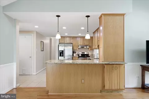 Kitchen - 35 Biscayne Pl, Sterling, VA 20164 photo 2 of 3