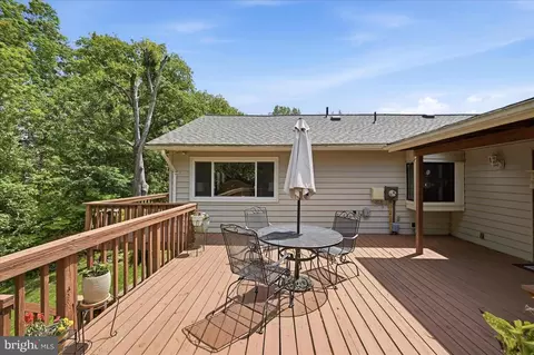 Exterior - 35 Biscayne Pl, Sterling, VA 20164 photo 3 of 10