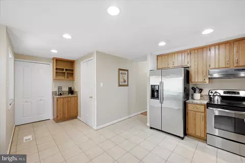 Entry Way - 35 Biscayne Pl, Sterling, VA 20164 photo 1 of 1