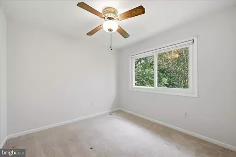 Bedroom - 35 Biscayne Pl, Sterling, VA 20164 photo 3 of 4