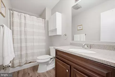 Bath - 35 Biscayne Pl, Sterling, VA 20164 photo 1 of 2