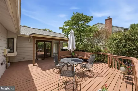 Exterior - 35 Biscayne Pl, Sterling, VA 20164 photo 2 of 10
