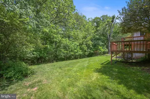 Exterior - 35 Biscayne Pl, Sterling, VA 20164 photo 8 of 10