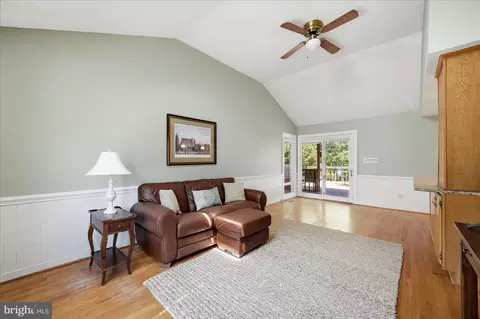 Living - 35 Biscayne Pl, Sterling, VA 20164 photo 3 of 5