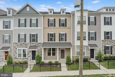 43733 Hay Rd, Ashburn, VA 20147