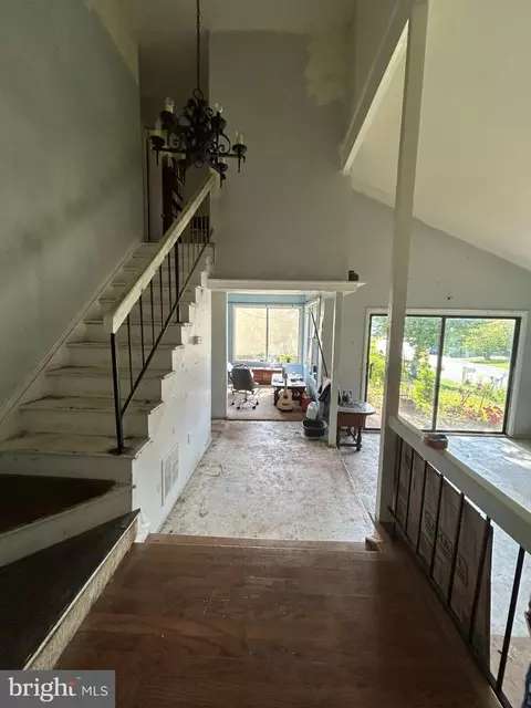 Entry Way - 102 Wrightwood Pl, Sterling, VA 20164 photo 1 of 2