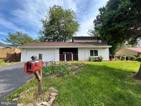 102 Wrightwood Pl, Sterling, VA 20164