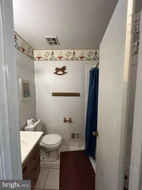 Bath - 102 Wrightwood Pl, Sterling, VA 20164 photo 1 of 1