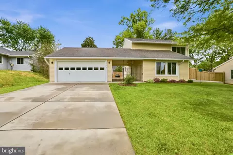 730 Sugarland Run Dr, Sterling, VA 20164