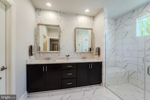 Bath - 42863 Beaver Crossing Sq, Ashburn, VA 20148 photo 1 of 4