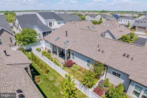 View/Area - 42863 Beaver Crossing Sq, Ashburn, VA 20148 photo 1 of 9