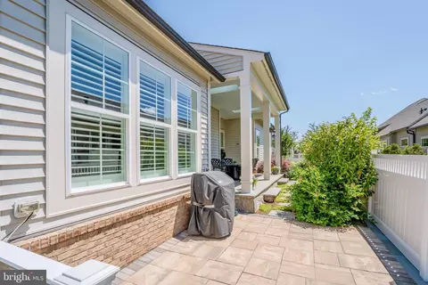 Exterior - 42863 Beaver Crossing Sq, Ashburn, VA 20148 photo 8 of 15