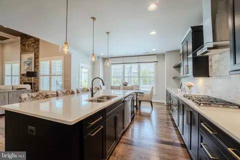 Kitchen - 42863 Beaver Crossing Sq, Ashburn, VA 20148 photo 3 of 6