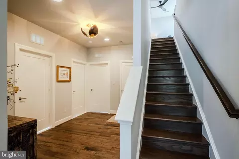 Entry Way - 42863 Beaver Crossing Sq, Ashburn, VA 20148 photo 5 of 7