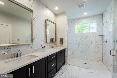 Bath - 42863 Beaver Crossing Sq, Ashburn, VA 20148 photo 2 of 4