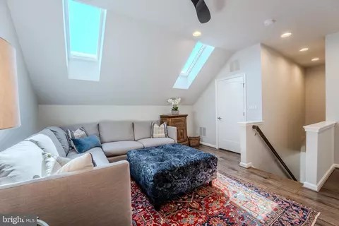 Entry Way - 42863 Beaver Crossing Sq, Ashburn, VA 20148 photo 6 of 7
