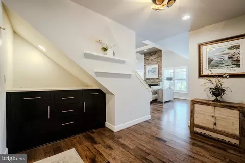 Entry Way - 42863 Beaver Crossing Sq, Ashburn, VA 20148 photo 4 of 7