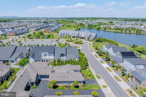 View/Area - 42863 Beaver Crossing Sq, Ashburn, VA 20148 photo 6 of 9