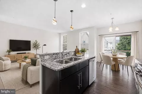 43180 Witham Sq, Ashburn, VA 20148