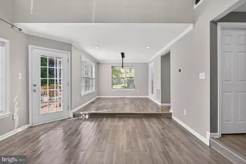 Living - 43793 Stonebridge Dr, Ashburn, VA 20147 photo 3 of 7