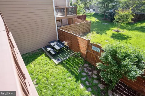Exterior - 43793 Stonebridge Dr, Ashburn, VA 20147 photo 5 of 13