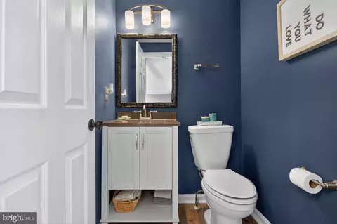 Bath - 43793 Stonebridge Dr, Ashburn, VA 20147 photo 1 of 6