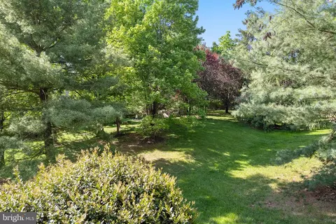 Exterior - 43793 Stonebridge Dr, Ashburn, VA 20147 photo 6 of 13