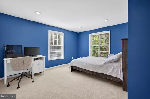 Bedroom - 43793 Stonebridge Dr, Ashburn, VA 20147 photo 4 of 7