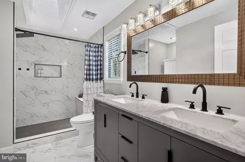 Bath - 43793 Stonebridge Dr, Ashburn, VA 20147 photo 3 of 6