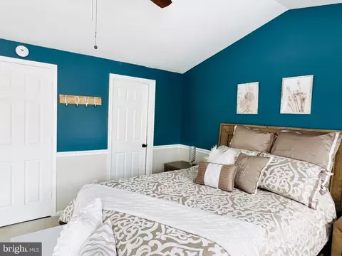 Bedroom - 43793 Stonebridge Dr, Ashburn, VA 20147 photo 2 of 7