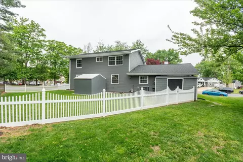 Exterior - 1000 E Holly Ave, Sterling, VA 20164 photo 5 of 7