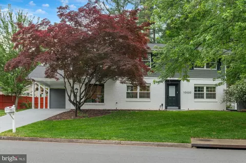 Exterior - 1000 E Holly Ave, Sterling, VA 20164 photo 6 of 7