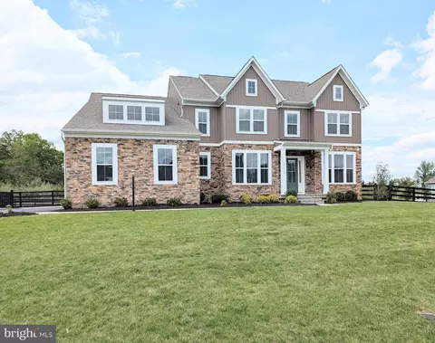 43176 Bitter Persimmon Ct, Centreville, VA 20120