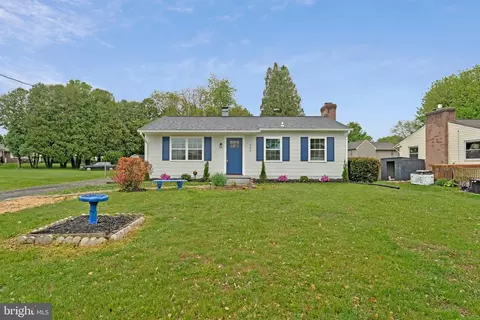 450 E St, Purcellville, VA 20132