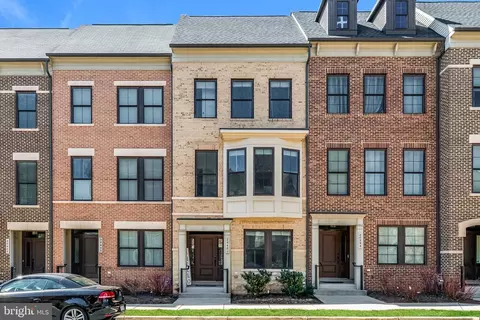 20401 Codman Dr, Ashburn, VA 20147
