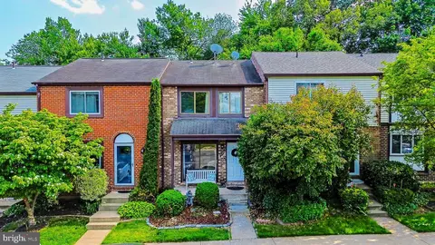 610 Giles Pl, Sterling, VA 20164
