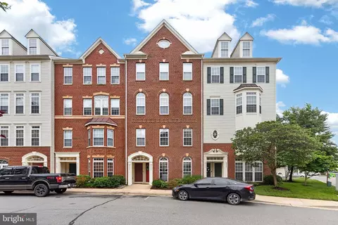 25335 Curiosity Sq, Aldie, VA 20105