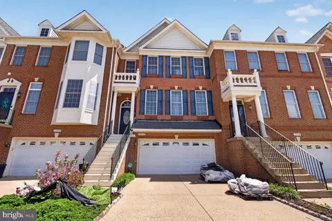 25252 Lyon Ter, Chantilly, VA 20152