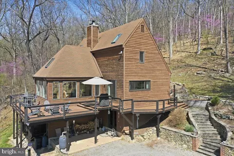 19897 Forest Hill Ln, Bluemont, VA 20135