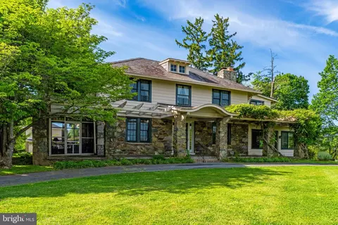36279 E 36285 E Loudoun St, Round Hill, VA 20141