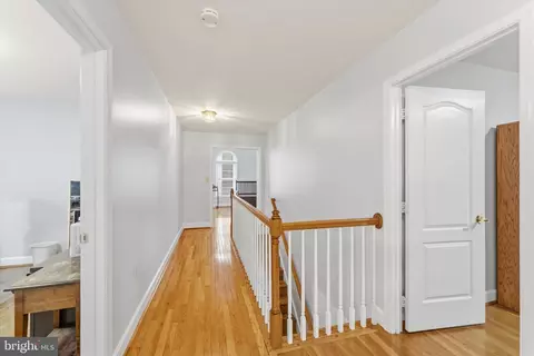 Entry Way - 43932 Tavern Dr, Ashburn, VA 20147 photo 6 of 6