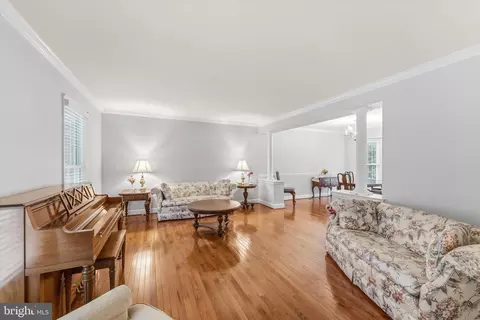 Entry Way - 43932 Tavern Dr, Ashburn, VA 20147 photo 2 of 6