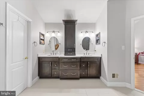 Bath - 43932 Tavern Dr, Ashburn, VA 20147 photo 2 of 4