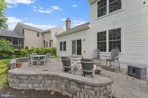 Exterior - 43932 Tavern Dr, Ashburn, VA 20147 photo 8 of 10