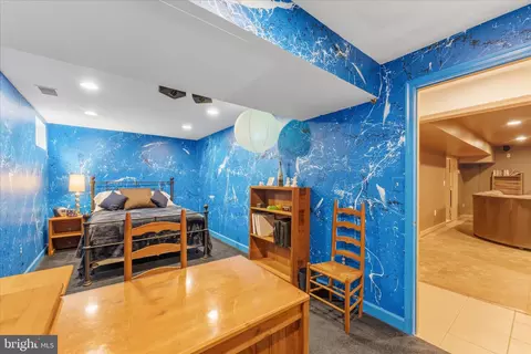 Bedroom - 43932 Tavern Dr, Ashburn, VA 20147 photo 6 of 6