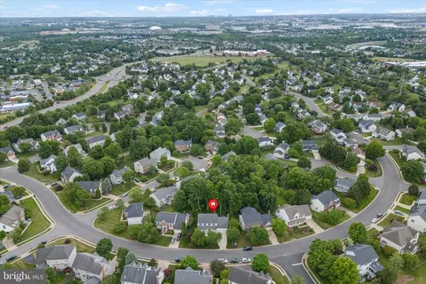 View/Area - 43932 Tavern Dr, Ashburn, VA 20147 photo 4 of 18