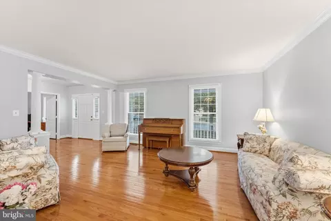 Living - 43932 Tavern Dr, Ashburn, VA 20147 photo 3 of 3