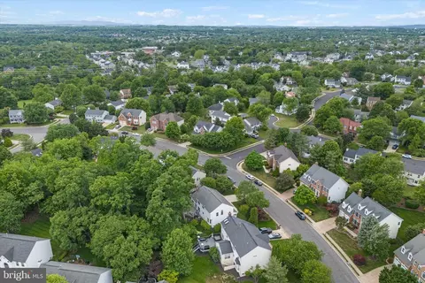 View/Area - 43932 Tavern Dr, Ashburn, VA 20147 photo 6 of 18